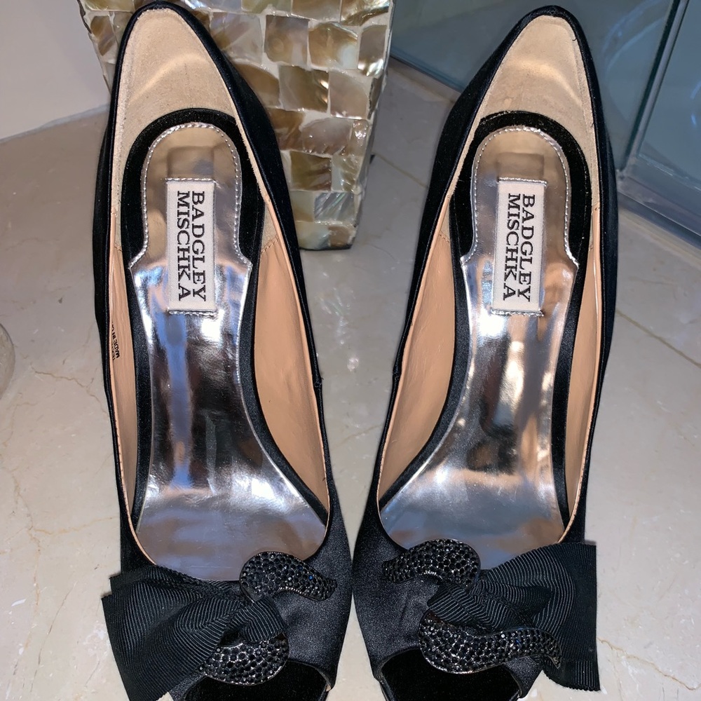 Badgley Mischka black heels